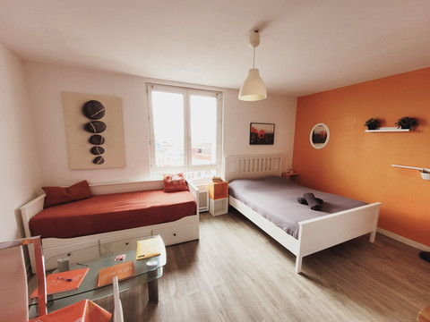 布雷斯特海景舒适公寓