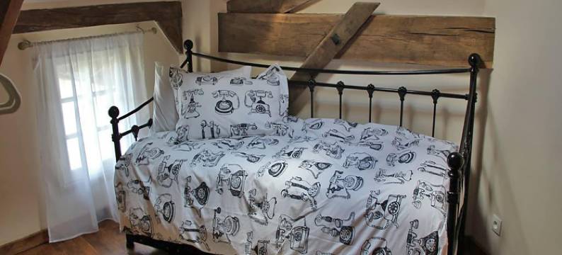 Holiday Home in Charente with Pool图片