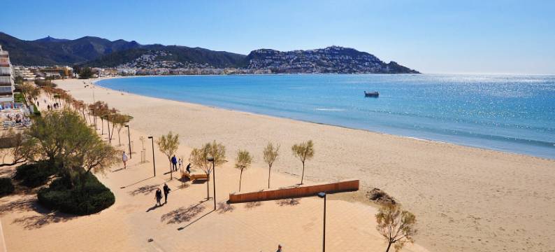 Apartment in Roses near Salatar Beach图片