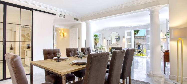 Spectacular 4BD apartment near Alcazar. San Fernando图片