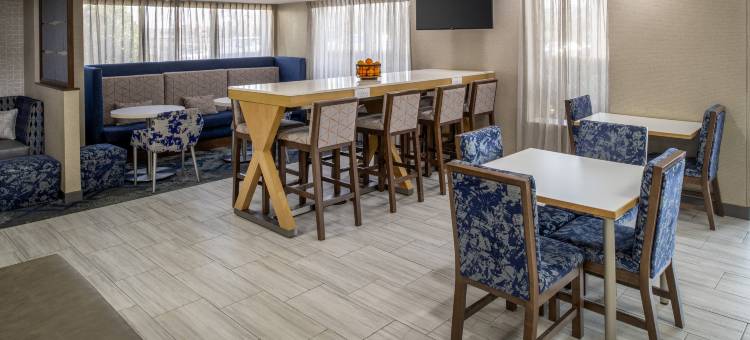 希尔顿欢朋酒店-长岛康梅克(Hampton Inn Long Island/Commack)图片