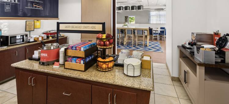 希尔顿欢朋酒店-费尔蒙(Hampton Inn Fairmont)图片