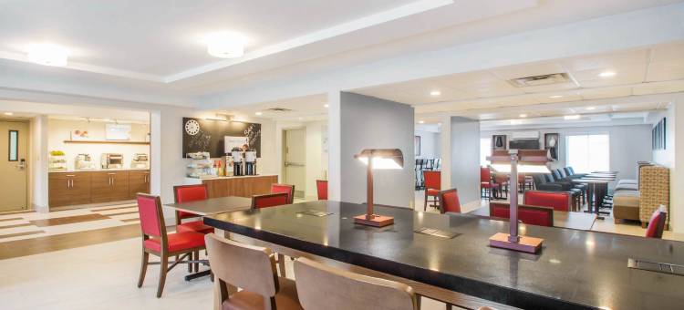 奥尔巴尼·沃尔夫路智选假日套房酒店(Holiday Inn Express & Suites Albany Airport - Wolf Road)图片