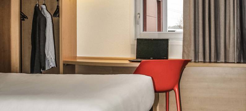 圣热尼普伊日内瓦宜必思酒店(法国边境内)(Ibis Saint-Genis-Pouilly Genève)图片