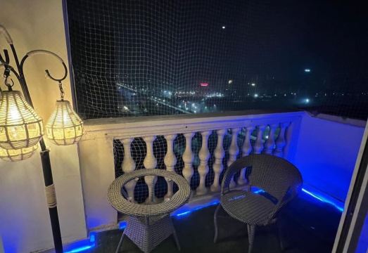 High sky in Hotel Overview