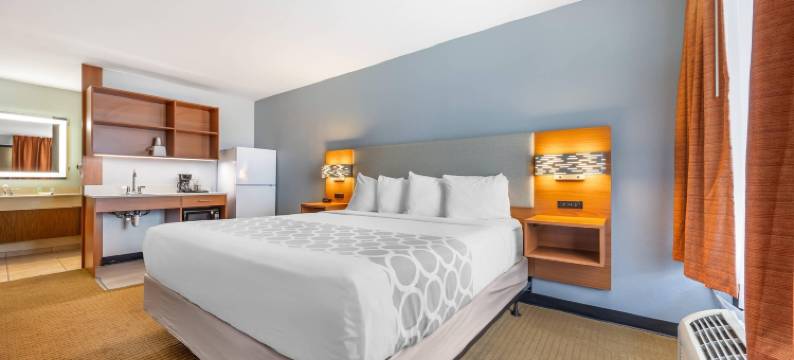 Suburban 开间布兰森大道(Suburban Studios Branson on the Strip)图片