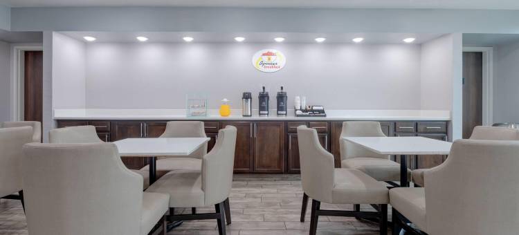 温德姆速8酒店-沃斯堡娱乐区(Super 8 by Wyndham Fort Worth Entertainment District)图片