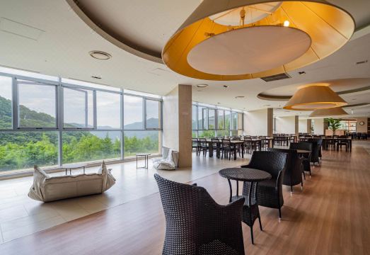 High Castle Resort Hotel Overview