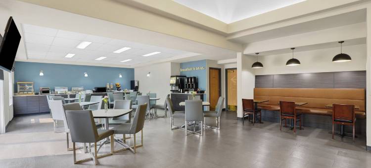 红鹿市温德姆戴斯酒店(PRAIRIE CREST RED DEER by IHG)图片