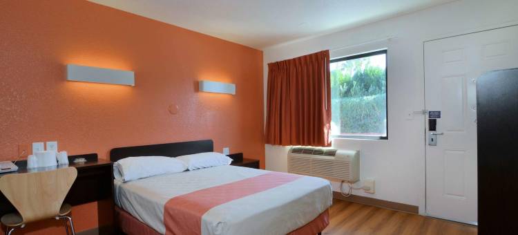 棕榈沙漠6号汽车旅馆- 棕榈泉区(Motel 6 Palm Desert, CA - Palm Springs Area)图片
