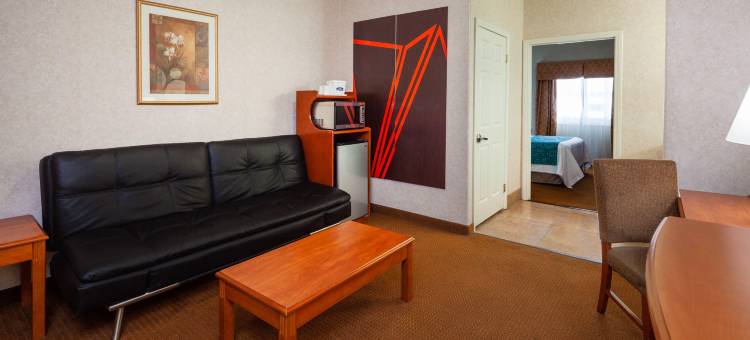 皮科里韦拉豪生套房酒店(Howard Johnson Hotel & Suites by Wyndham Pico Rivera)图片