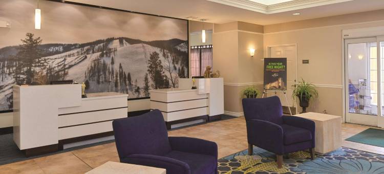 鲁伊多索唐斯拉昆塔温德姆套房酒店(La Quinta Inn & Suites by Wyndham Ruidoso Downs)图片