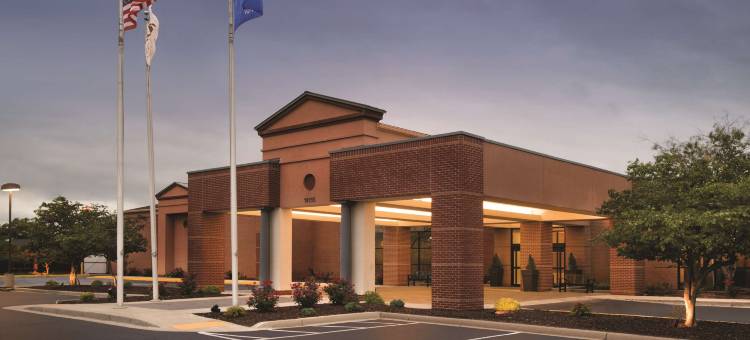 密尔沃基布鲁克菲尔德希尔顿逸林酒店(DoubleTree by Hilton Hotel Milwaukee - Brookfield)图片