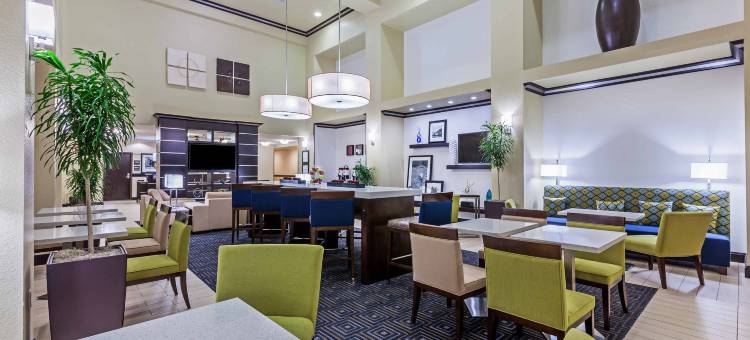 杰克逊湖-克卢特欢朋套房酒店(Hampton Inn & Suites Lake Jackson-Clute)图片