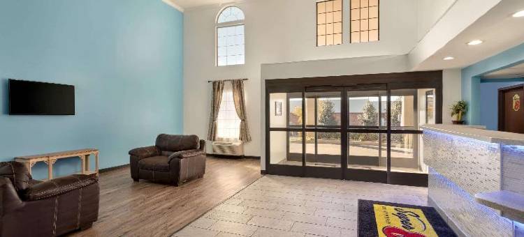 奥利夫布兰奇温德姆速 8 酒店(Hometown Place)图片