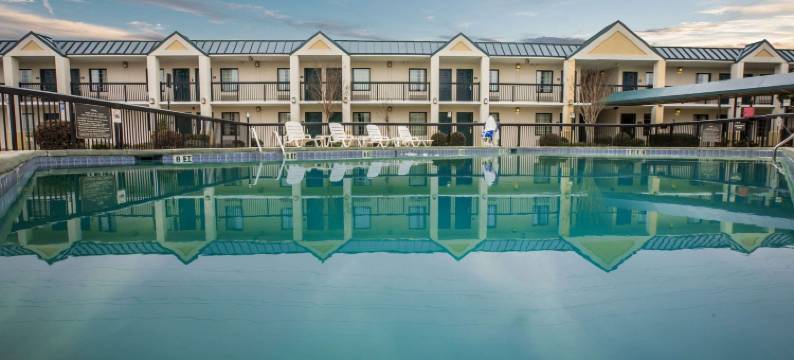 汉斯购物中心品质酒店及套房(Quality Inn & Suites Hanes Mall)图片