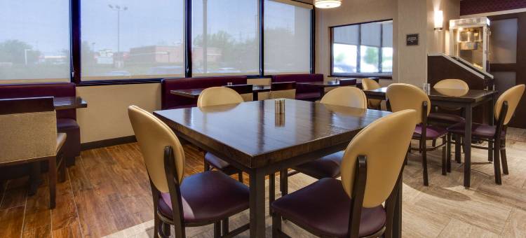 路易斯维尔德鲁里套房酒店(Drury Inn & Suites Louisville East)图片