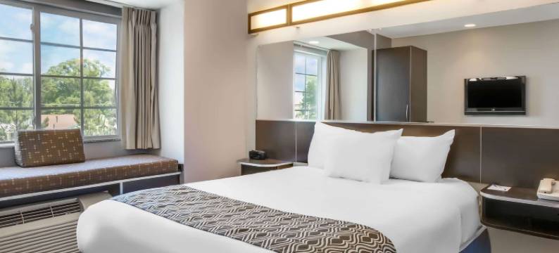 塔斯卡卢萨近大学麦客达套房酒店(Microtel Inn & Suites by Wyndham Tuscaloosa Near University)图片