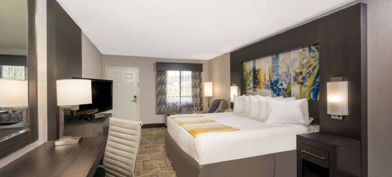 阿什维尔北戴斯酒店(Days Inn by Wyndham Asheville Downtown North)图片