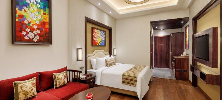 德拉敦萨诺瓦门廊酒店(Sarovar Portico Dehradun)图片