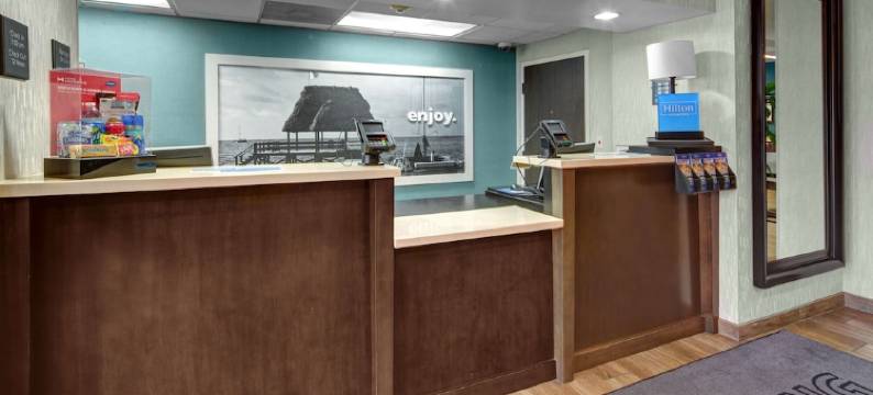 迈阿密椰林珊瑚山墙欢朋酒店(Hampton Inn Miami-Coconut Grove/Coral Gables)图片