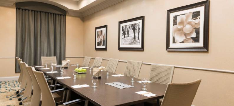 舒适草原科诺沙希尔顿逸林酒店(DoubleTree by Hilton Pleasant Prairie Kenosha)图片