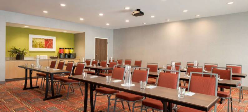 希尔顿惠庭酒店-密尔沃基梅诺莫尼福尔斯(Home2 Suites by Hilton Menomonee Falls Milwaukee)图片