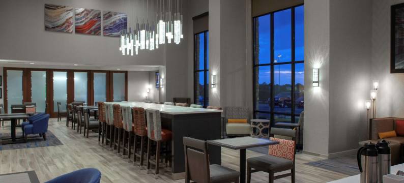 芝加哥伯尔里奇欢朋套房酒店(Hampton Inn & Suites Chicago Burr Ridge)图片