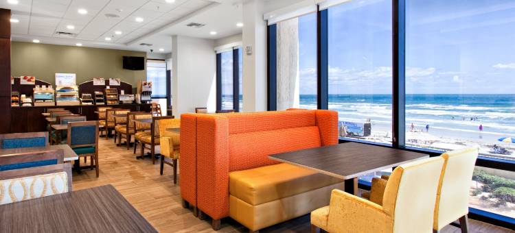 智选假日套房酒店海滨代托纳BCH的海岸(Holiday Inn Express & Suites Oceanfront Daytona Bch Shores)图片
