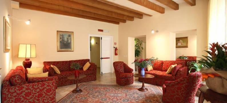 卡萨罗玛诺希酒店(Casa Romagnosi)图片