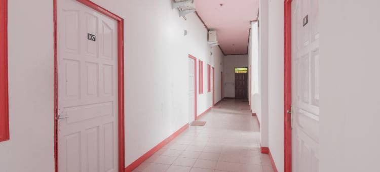 库尔科斯特伊斯兰酒店-近坤甸阿雅尼美佳购物中心(KoolKost Syariah Near Ayani Mega Mall Pontianak)图片