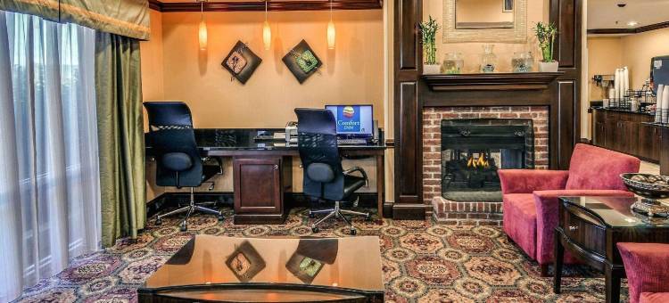 希尔斯维尔I-77舒适套房酒店(Comfort Inn & Suites Hillsville I-77)图片