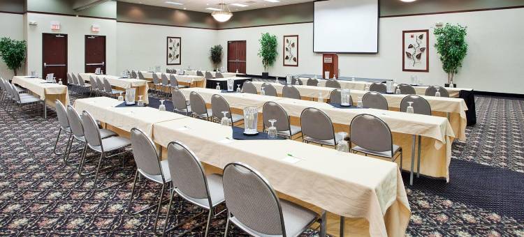 Holiday Inn Express 大瀑布城 by IHG(Holiday Inn Express Big Rapids)图片