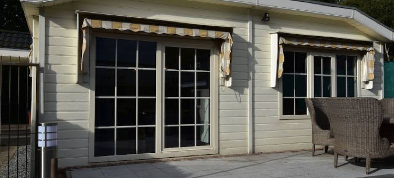 在卡茨休维尔的现代假日住宅附带热水浴缸(Modern Holiday Home in Kaatsheuvel with Hot Tub)图片