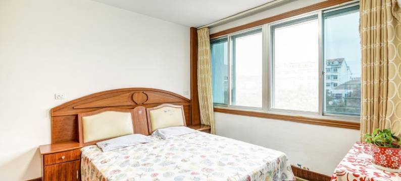 曲秀兰公寓(登州路分店)图片