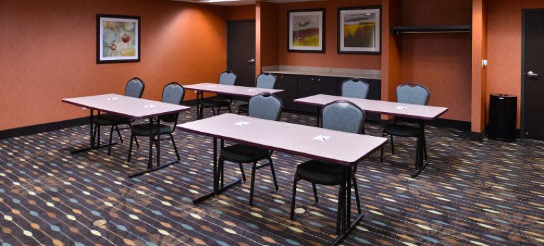 威奇托机场西贝斯特韦斯特优质酒店(Best Western Plus Wichita West Airport Inn)图片