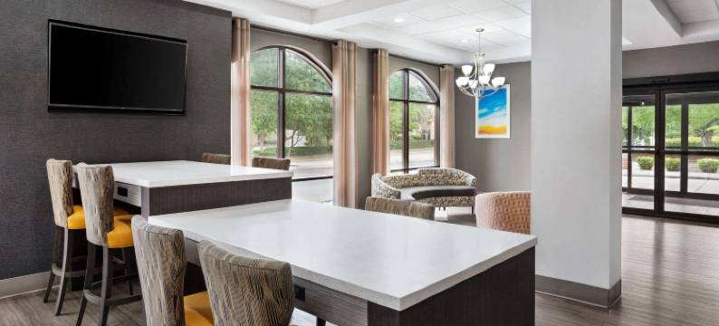 默夫里斯伯勒戴斯套房酒店(Days Inn & Suites by Wyndham Murfreesboro)图片