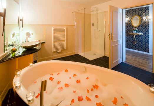 Schlosshotel KlaffenbachHotel Overview