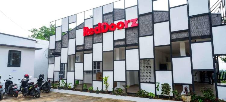 红多兹酒店-近三宝垄武吉萨里(RedDoorz Near Bukitsari Semarang)图片