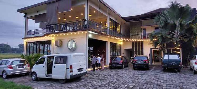 沙拉笛加欧码迪亚瑞旅馆(Oemah Djari Hotel)图片