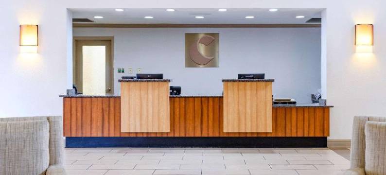 康福特套房巴吞鲁日南部I-10(Comfort Suites Baton Rouge South I-10)图片