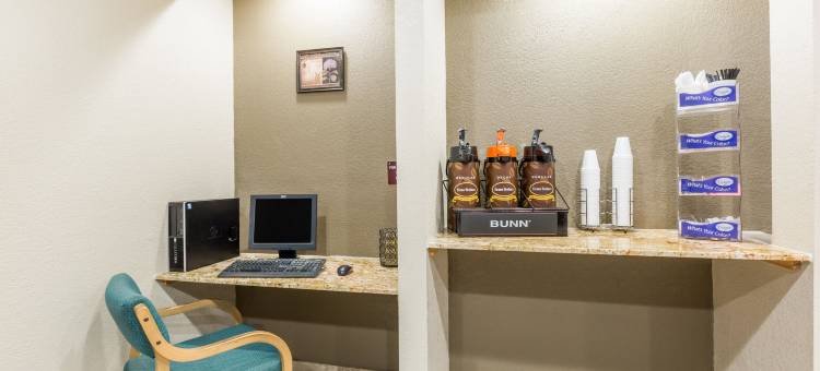 牛顿温德姆速8酒店(Super 8 by Wyndham Newton)图片