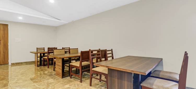 Treebo 达尔维什公寓 - 距火车站500米(Treebo Darwesh Residency - 500m Railway Station)图片