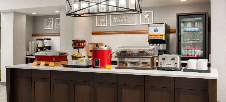 希尔顿欢朋酒店-费尔法克斯城(Hampton Inn Fairfax City)图片