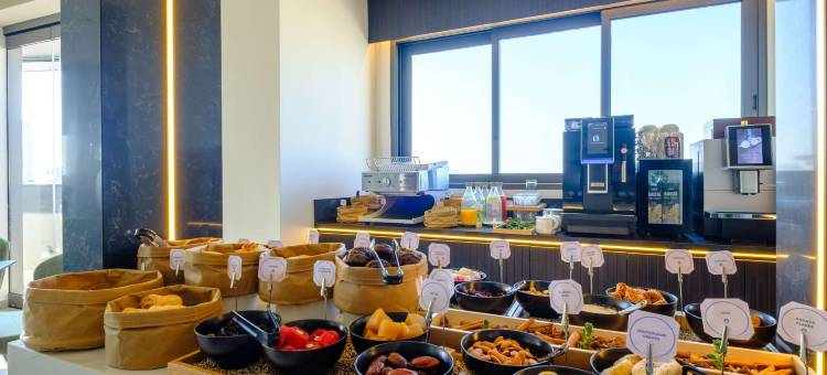 Mercure Larnaca Finikoudes Beach图片