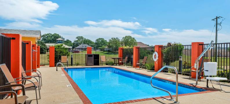 玛吉贝斯特韦斯特优质套房酒店(Best Western Plus Magee Inn and Suites)图片