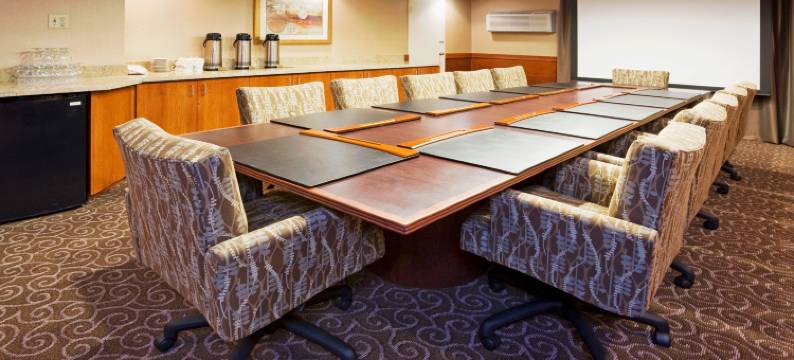 洲际酒店集团假日酒店布卢明顿机场南购物区(Holiday Inn BLMGTN ARPT SOUTH - MALL AREA by IHG)图片