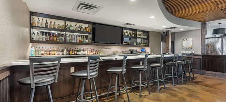 贝斯特韦斯特优质湖景酒店(Best Western Plus Lakeview Hotel)图片