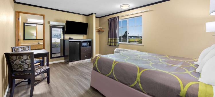 克雷申特城温德姆速8酒店(Super 8 by Wyndham Crescent City)图片