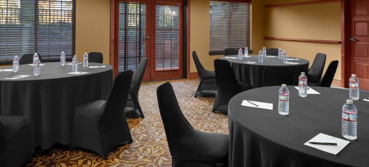 云杉登陆长住套房酒店贝尔维尤(Larkspur Landing Extended Stay Suites Bellevue)图片